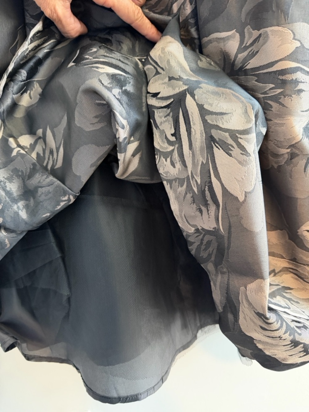 SLNY Gray Floral Jacquard Sleeveless Fit & Flare Cocktail Dress Size 8 - Picture 8 of 15